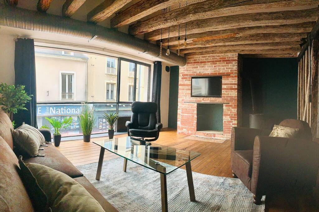 Grand Appartement Charme Ancien Et Confort เลอม็องส์ ภายนอก รูปภาพ
